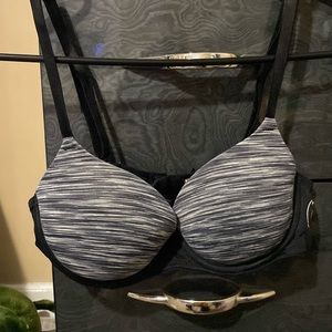 Women’s Victoria Secret Bra!